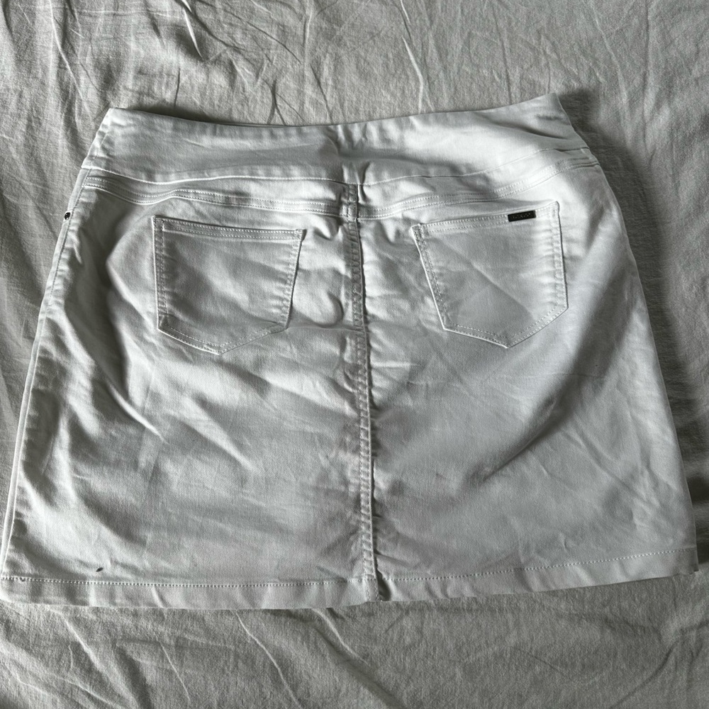 S.C. & Co. Women’s White Denim Skort size XL - Picture 2 of 9